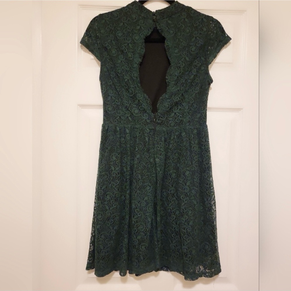 Romeo + Juliet couture emerald green lace dress
